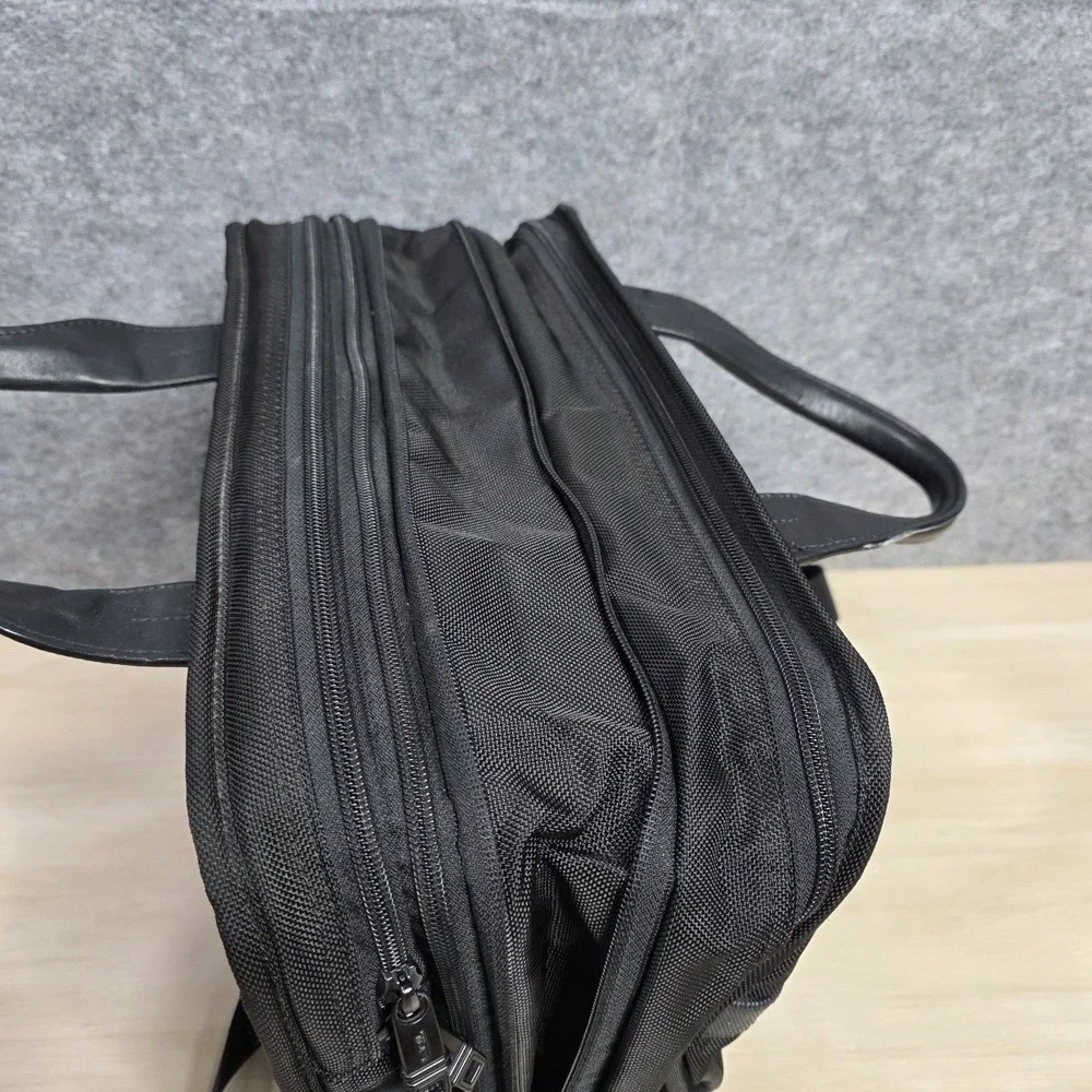 Tumi Black Alpha 2‎ FXT T-Pass Expandable Laptop Brief Bag 26145D2